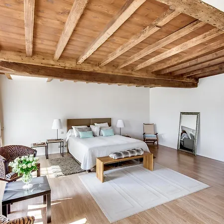 Bed & Breakfast Clos De La Barbanne Saint-Christophe-des-Bardes